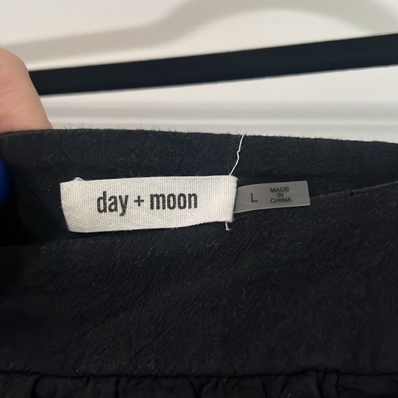 Day + Moon Classic LBD. - Picture 4 of 5